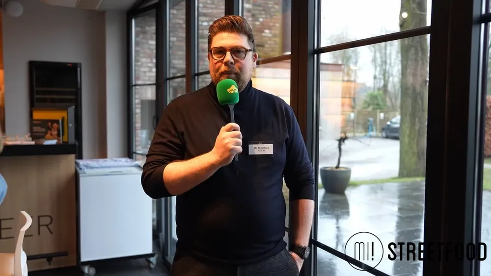 Beeld uit de video van Mi Streetfood